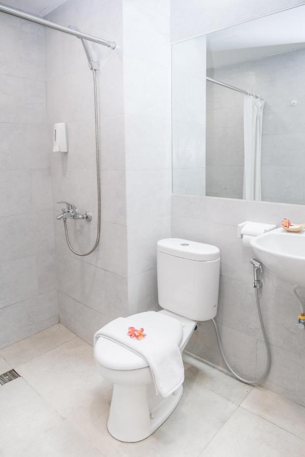 S101 Hotels Semarang Buitenkant foto