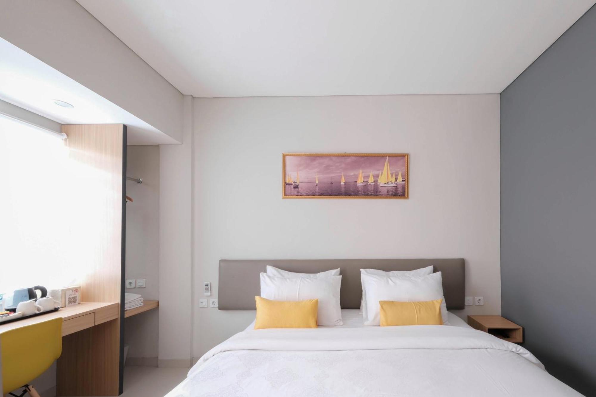S101 Hotels Semarang Buitenkant foto