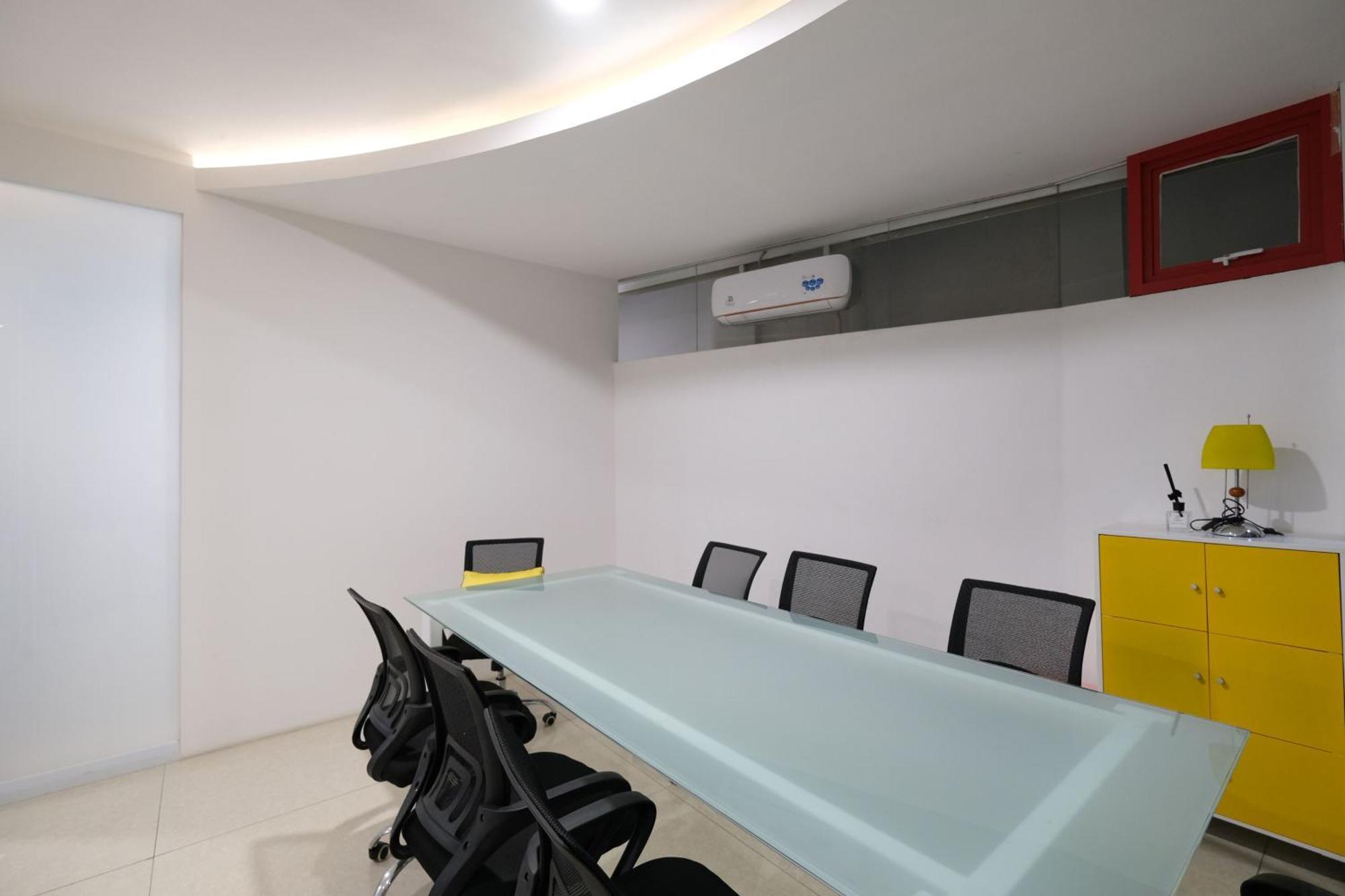 S101 Hotels Semarang Buitenkant foto
