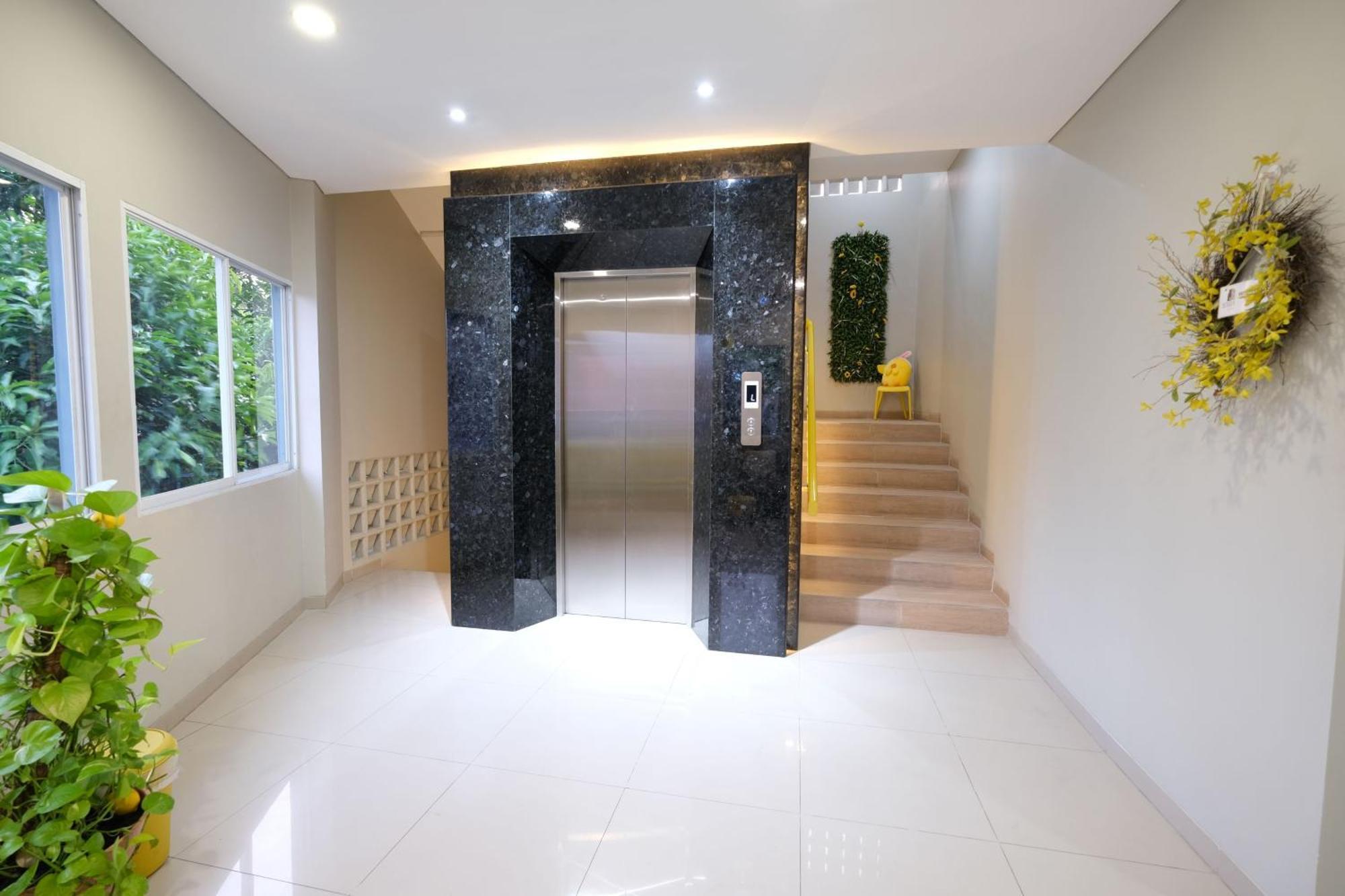 S101 Hotels Semarang Buitenkant foto