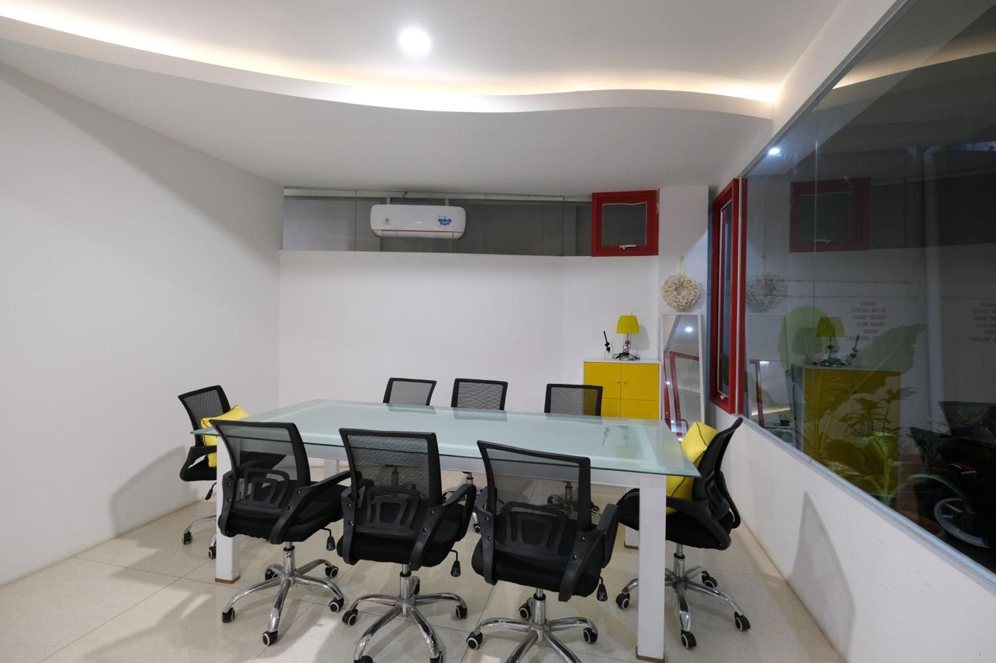S101 Hotels Semarang Buitenkant foto