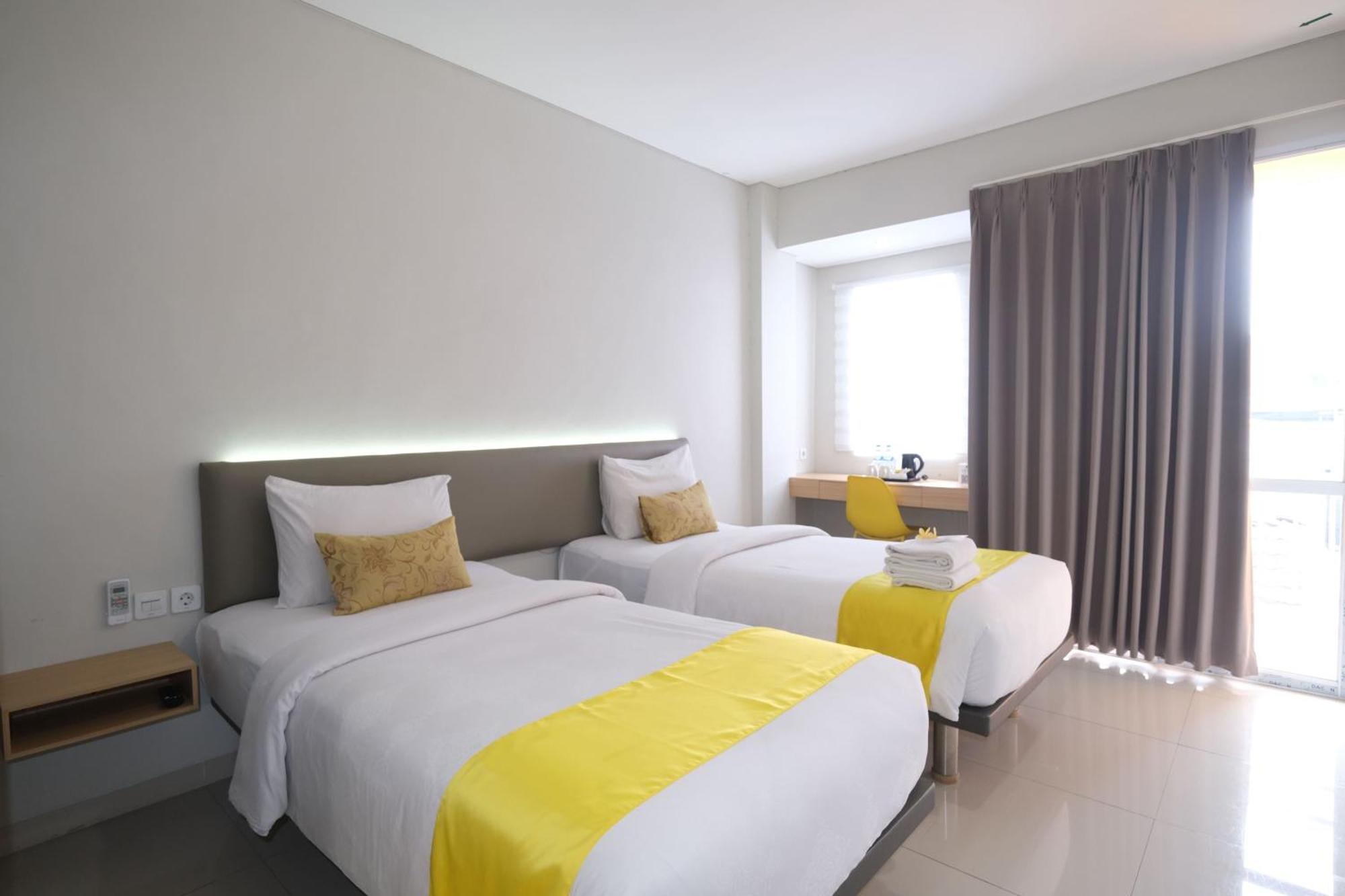 S101 Hotels Semarang Buitenkant foto