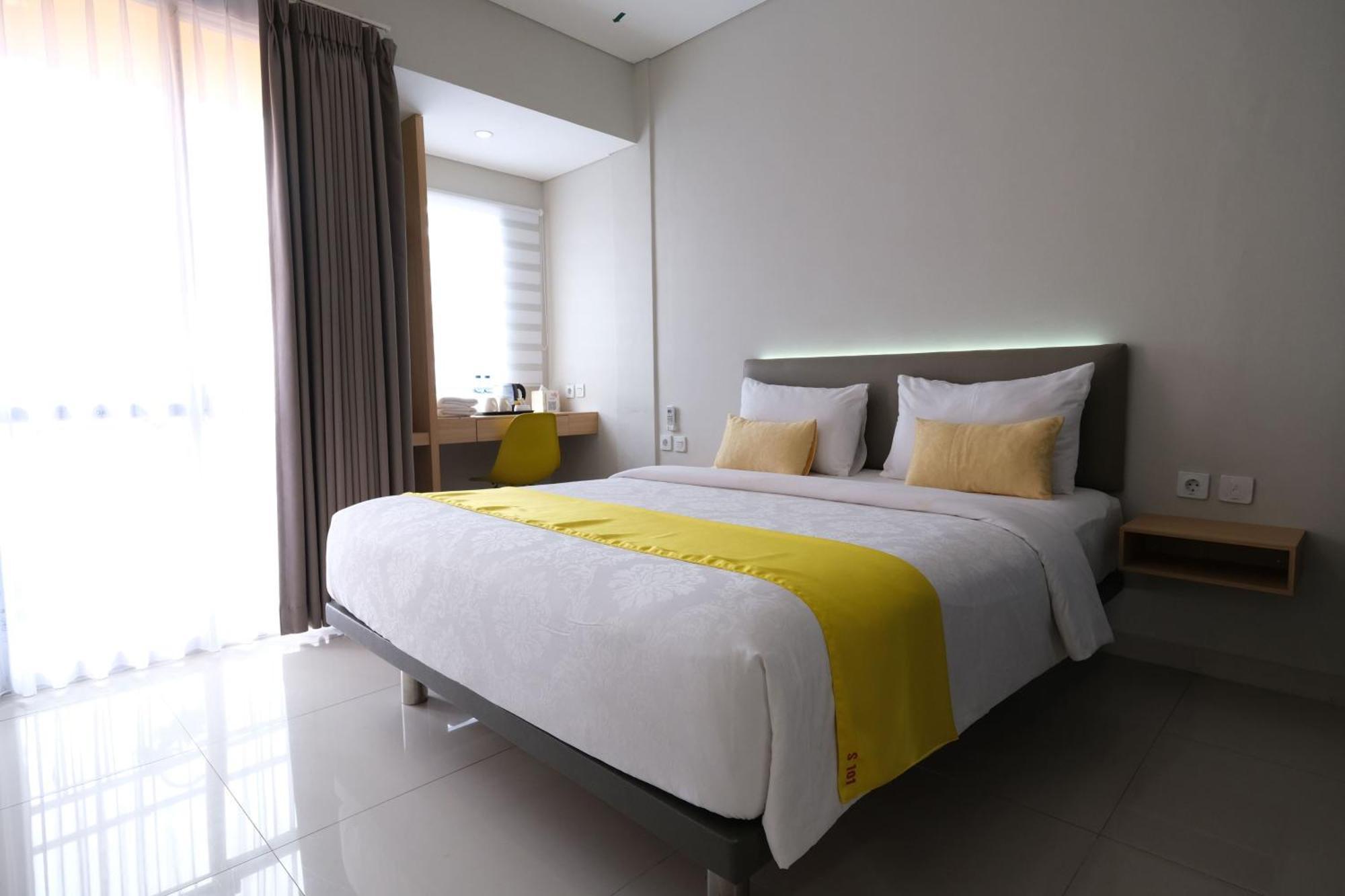 S101 Hotels Semarang Buitenkant foto