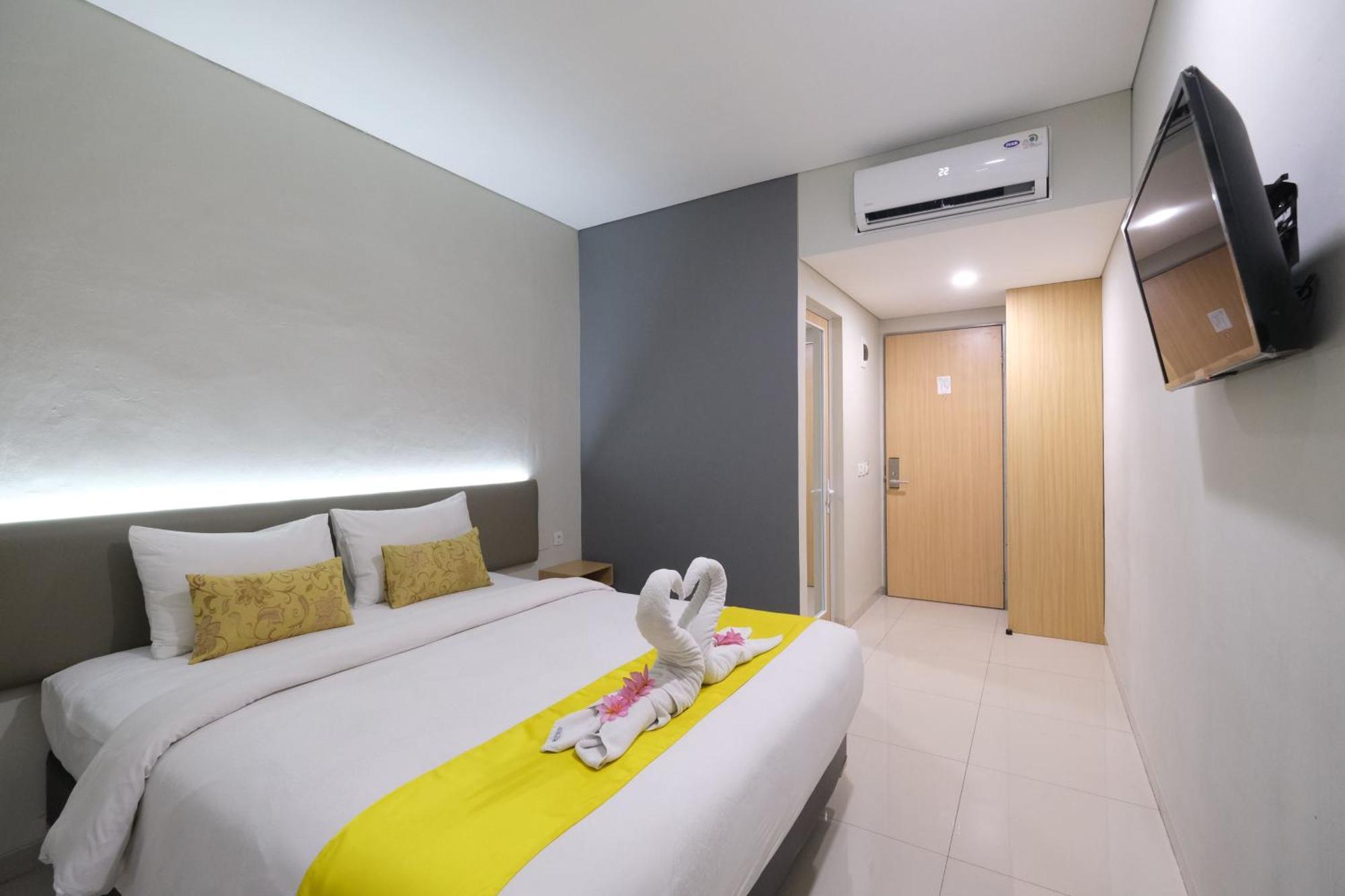 S101 Hotels Semarang Buitenkant foto
